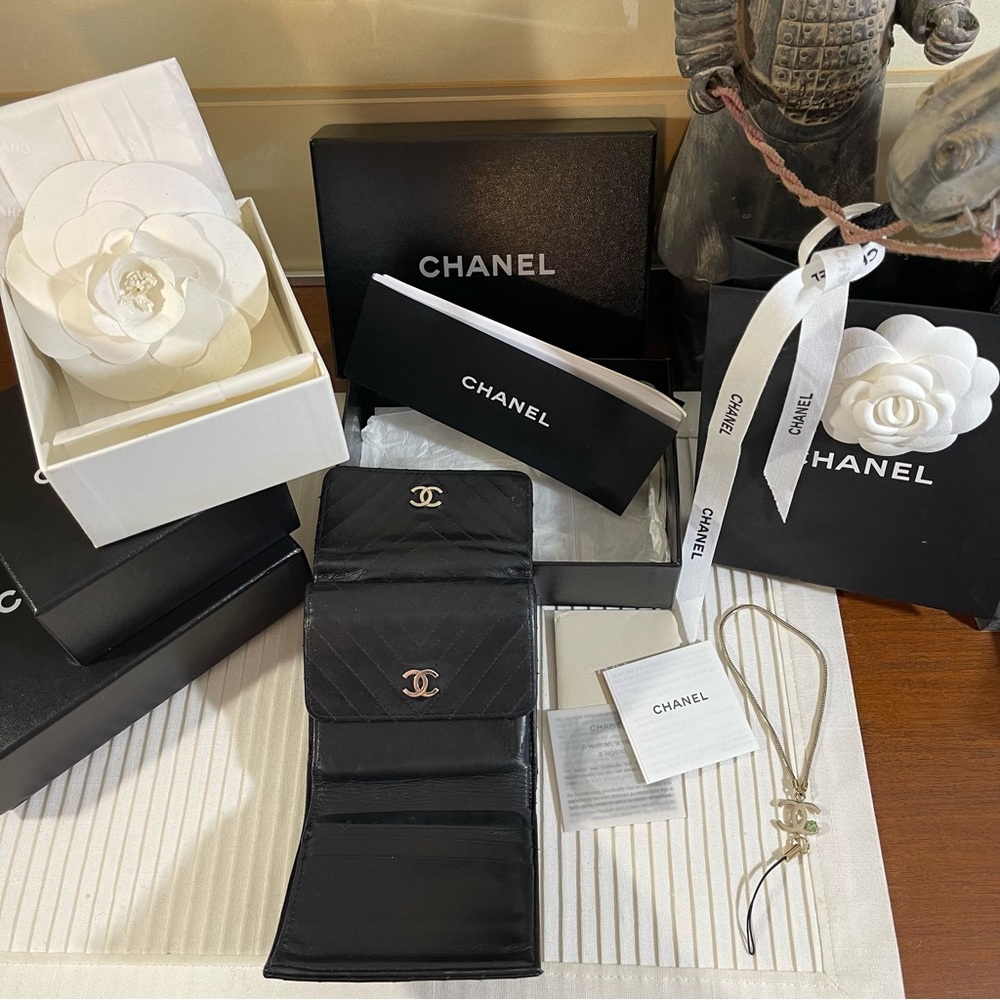 CHANEL 4 Piece Bundle - Picture 11 of 15